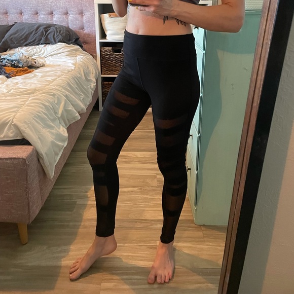 ⚡Electric Yoga⚡Mesh Dotted Leggings XS - Picture 6 of 6